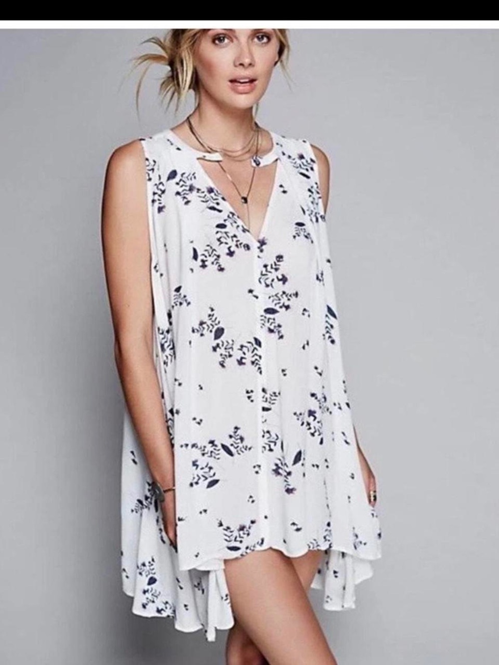 Free People White Floral V-Neck Sleeveless Swim Coverup